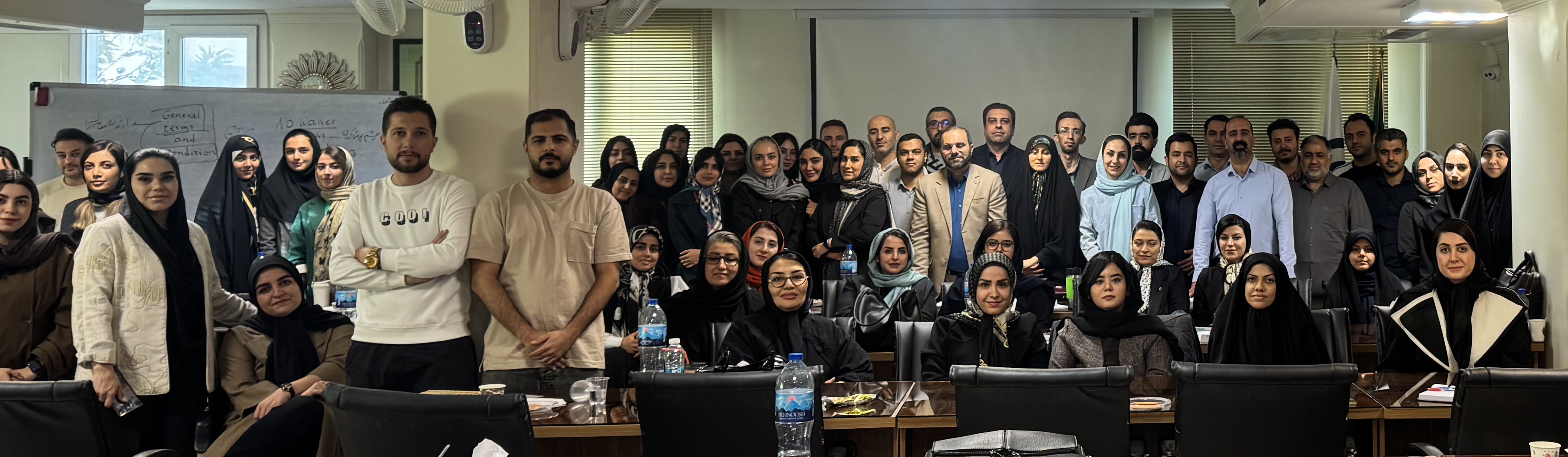 عکس دسته جمعی کارگاه جامع-کانون قراردادنویسان-1